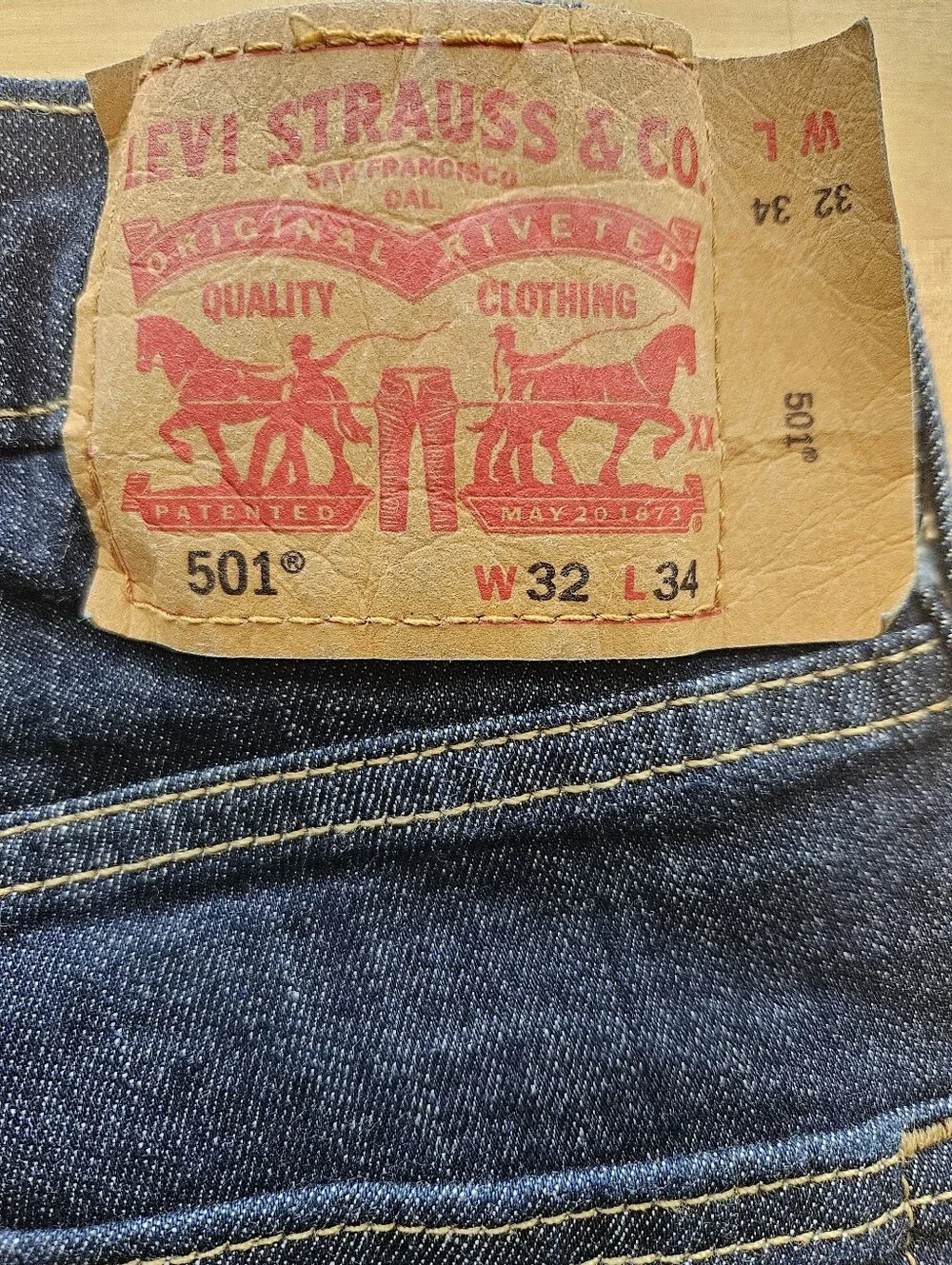 Levis 501 Button Fly Mens Dark Wash Blue Jeans 32X27‎